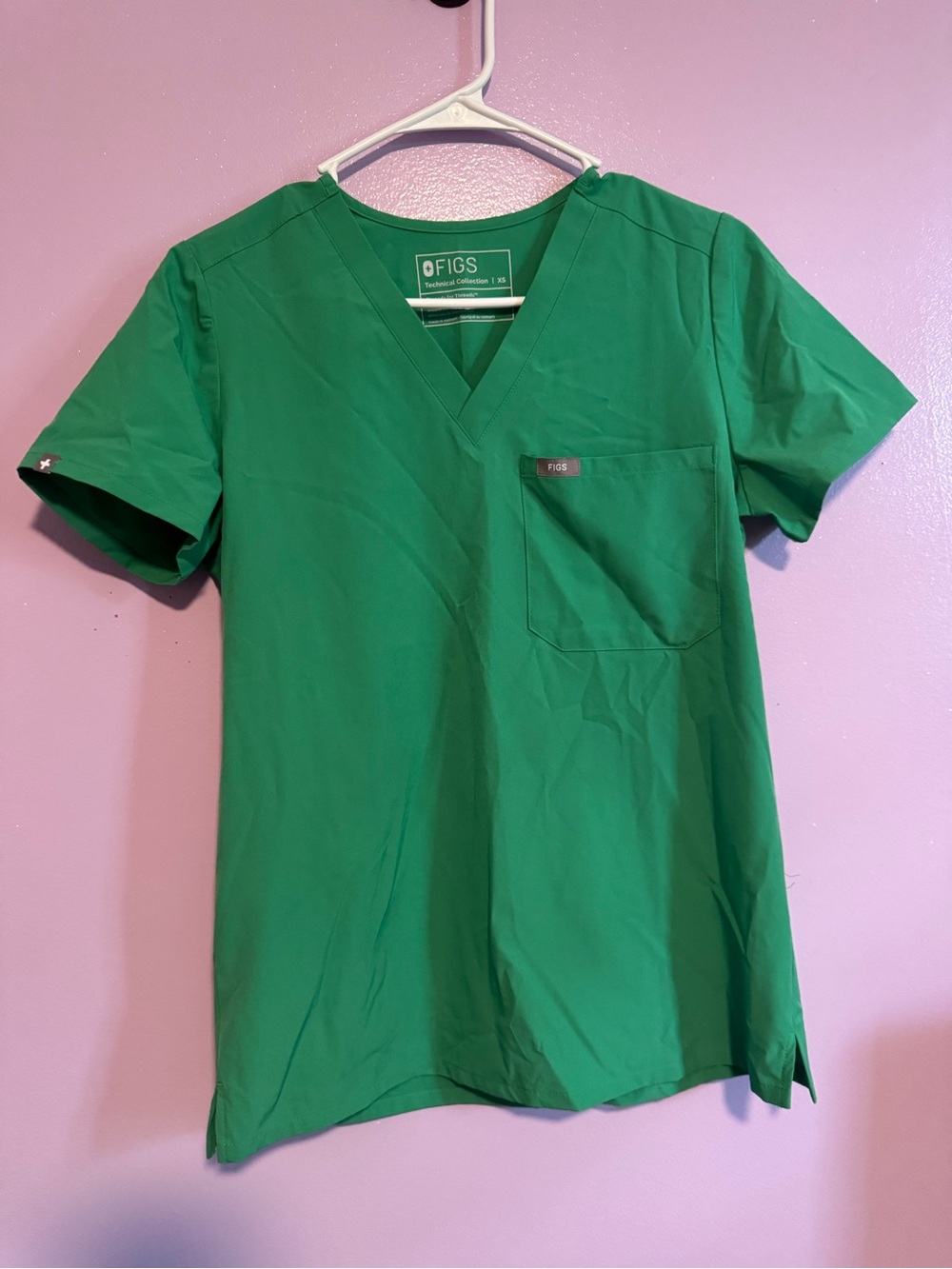 FIGS V-Neck Scrub Top — Green